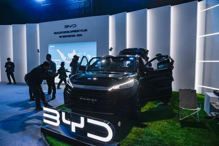 BYD Akan Pasok 10 Ribu Mobil Listrik Untuk Kendaraan Operasional PLN