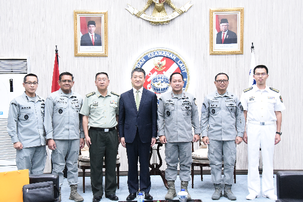 Dubes Lu Kang Temu Kepala Bakamla Laksdya Aan Kurnia