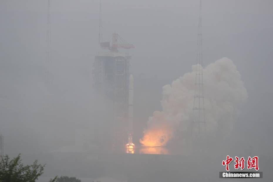 China Sukses Luncurkan Satelit Siwei-Image-1