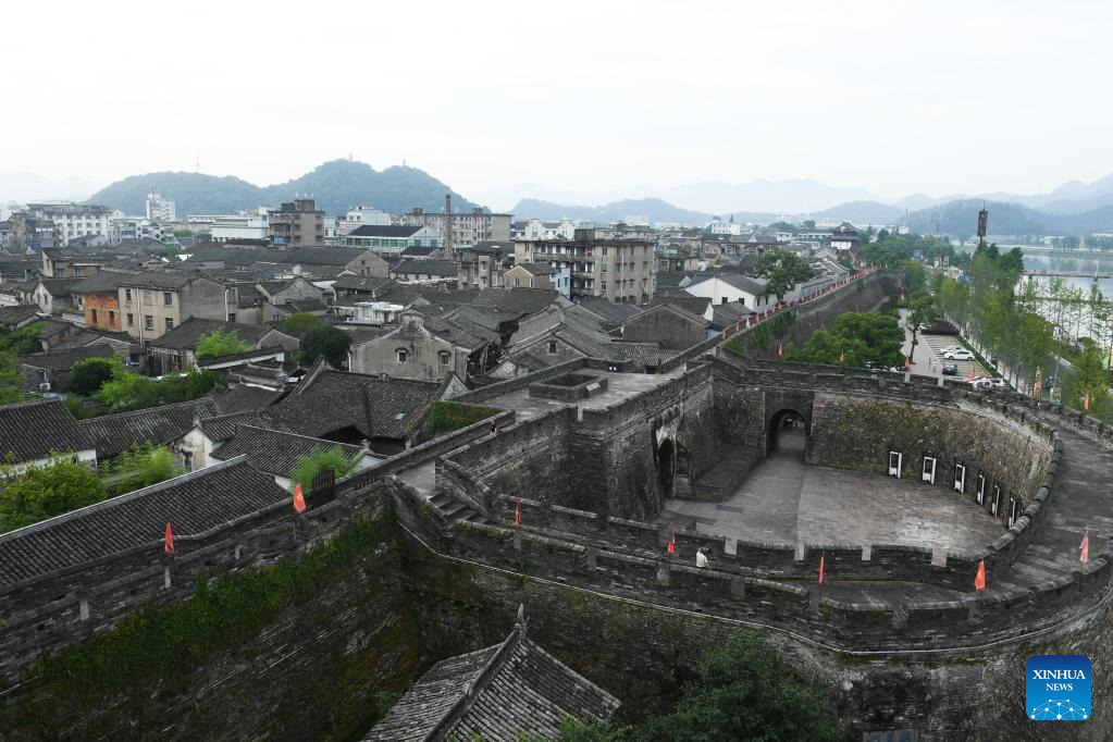 POTRET: Pemandangan Jalan Kota Kuno Taizhou di Zhejiang-Image-6