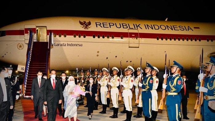 Jokowi dan Iriana Tiba di Beijing, Temu Xi Jinping Besok-Image-1