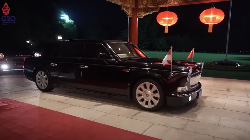 Jokowi Dijemput Mobil Hongqi L5 Saat Tiba di Beijing-Image-1