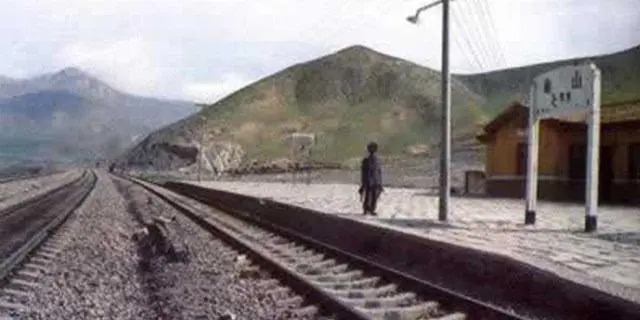 SEJARAH: 1984 Jalur KA Dataran Tinggi China-Image-1