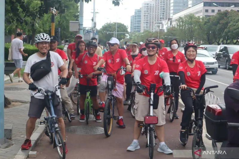 Sambut HUT RI ke-77 KBRI China Gelar Bersepeda 77 Km-Image-1