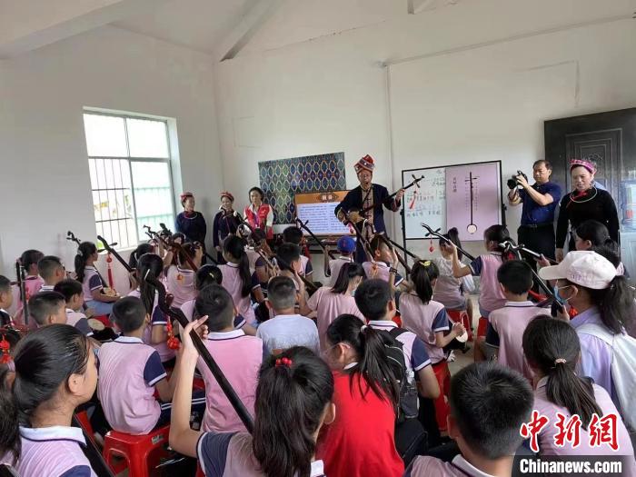 Pemuda Guangxi Hidupkan Kembali Warisan Budaya Takbenda-Image-2