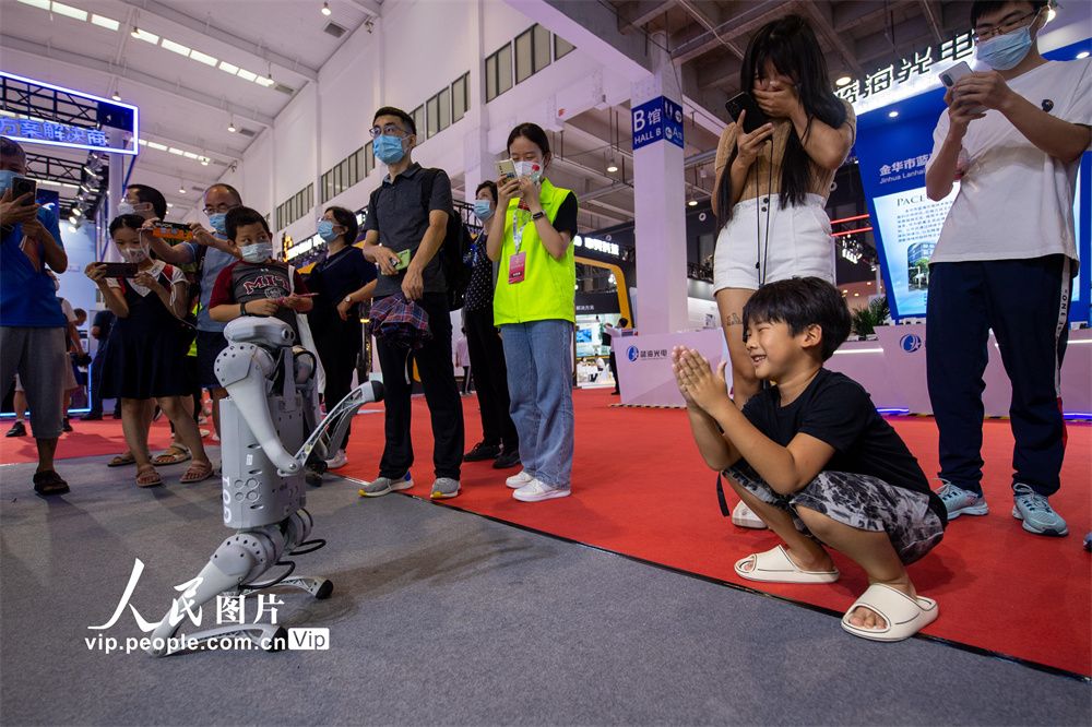 500 Robot Pamer Keahlian di Expo di Beijing-Image-1