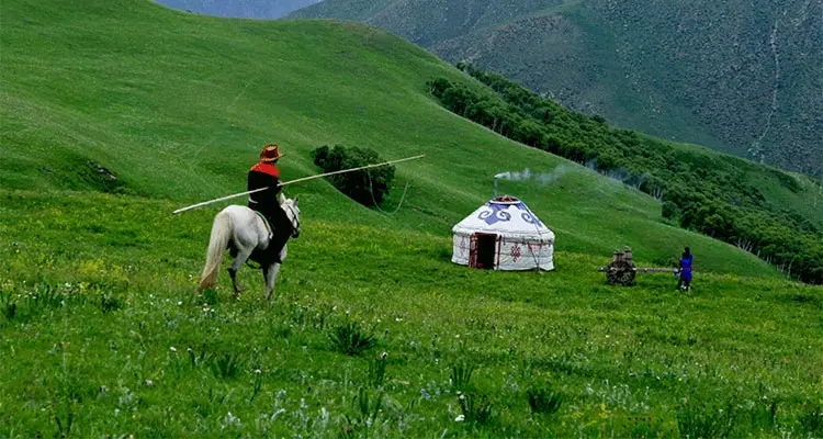 Destinasi Wisata Musim Panas di Mongolia Dalam-Image-6