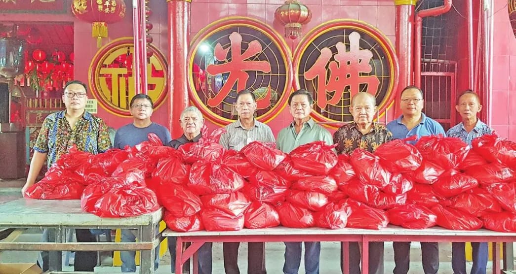 Komunitas Tionghoa Jakarta Yayasan Santoso Bagi 4.000 Paket Sembako-Image-1