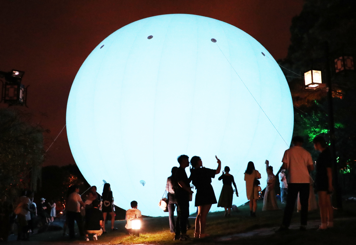 POTRET Penuh Warna di Festival Tengah Musim Gugur-Image-10