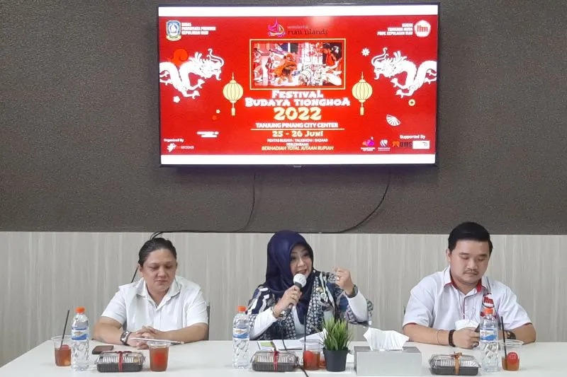 Kepri Rayakan Festival Kue Bulan 2022 dengan Pawai Lampion-Image-1
