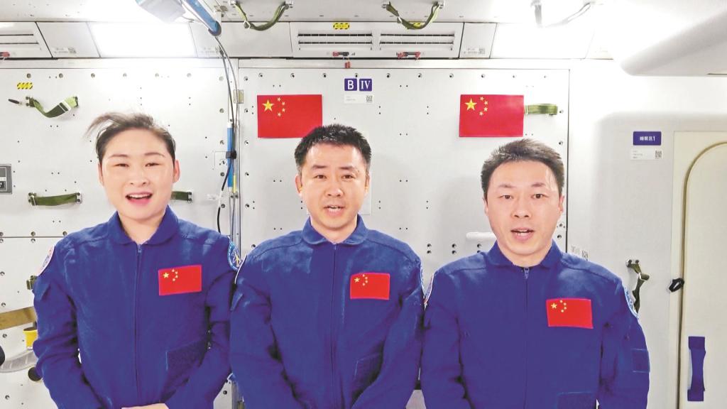 Taikonaut Shenzhou-14 Peringati Hari Nasional China-Image-1