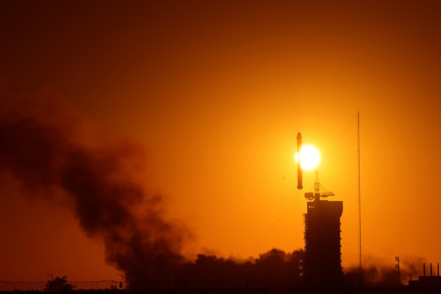 China Luncurkan Satelit Ungkap Misteri Matahari-Image-1