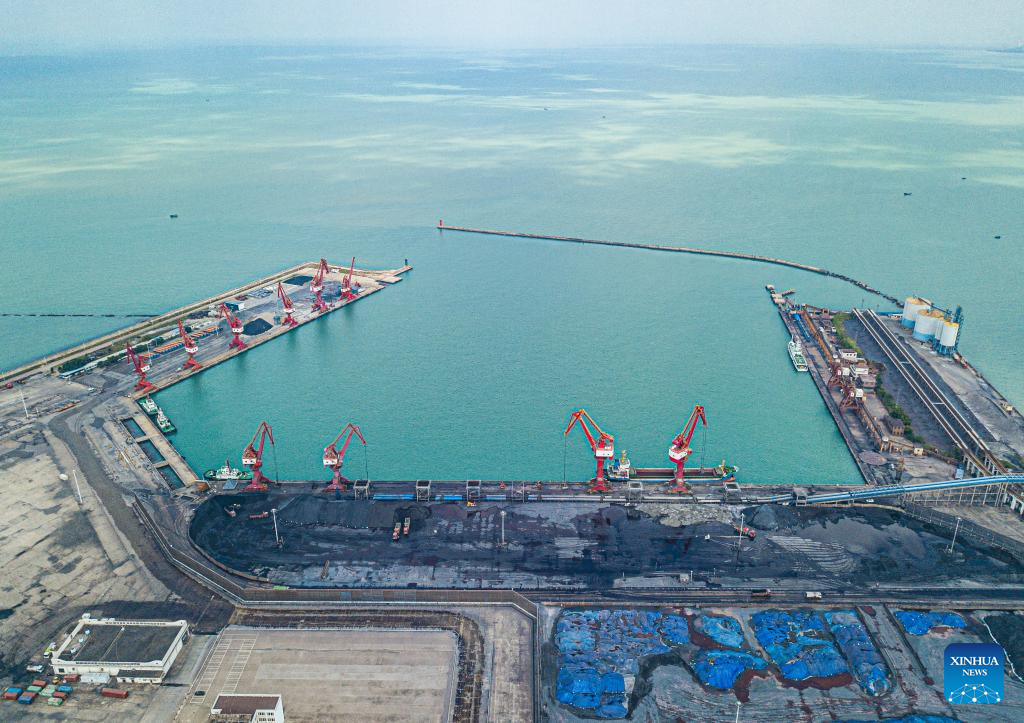 POTRET: Pelabuhan Bebas Bea Hainan dari Udara-Image-1