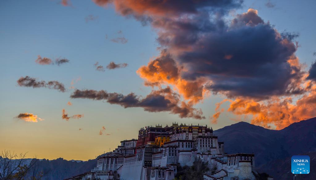 POTRET Musim Gugur di Istana Potala, Lhasa-Image-4