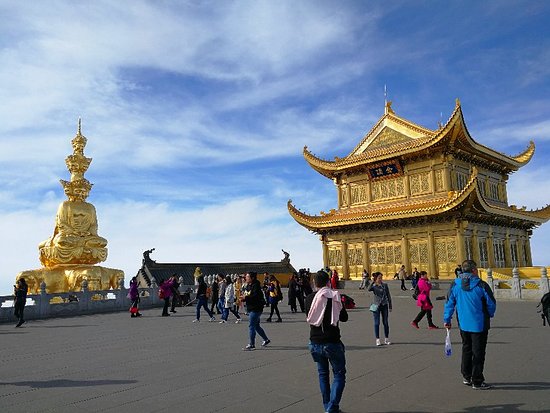 Destinasi Wajib Kunjung di Gunung Emei-Image-1