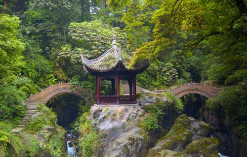 Destinasi Wajib Kunjung di Gunung Emei-Image-5