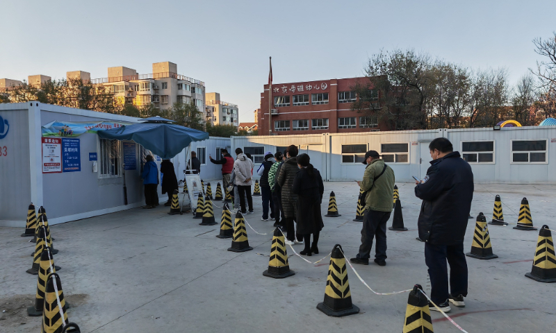 Pejabat Beijing Berjuang Atasi Epidemi COVID-19-Image-1