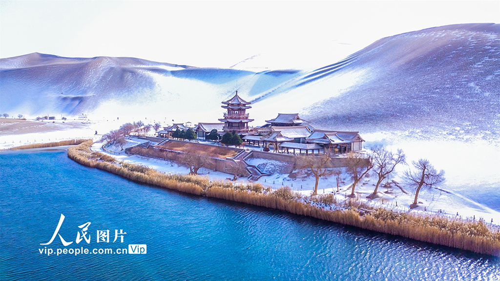 Hujan Salju Pertama Turun di Dunhuang-Image-3