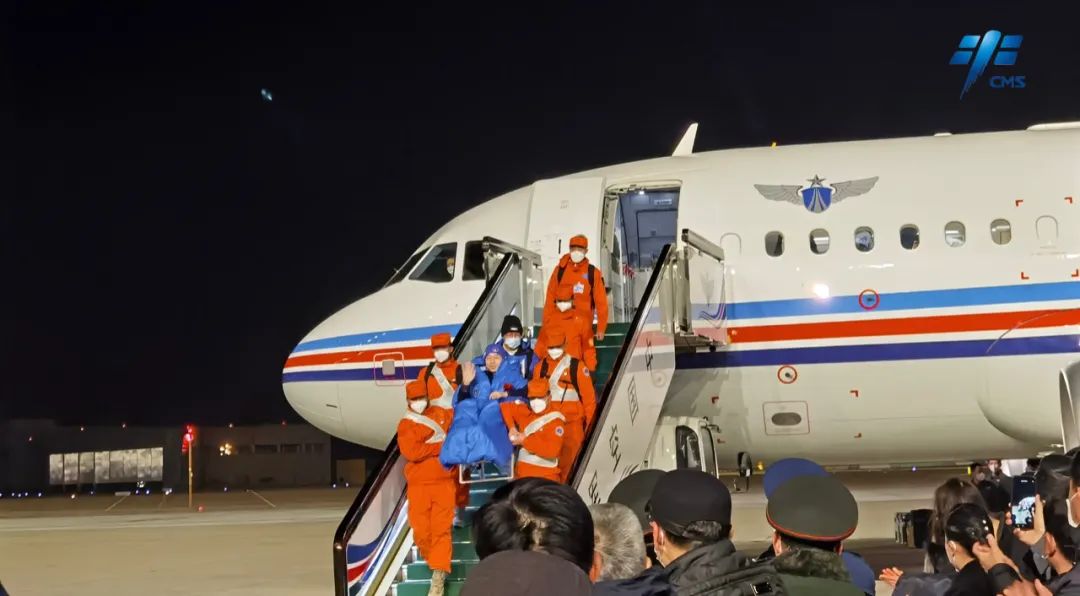 Welcome Home... Astronot Shenzhou-14 Tiba di Beijing-Image-3