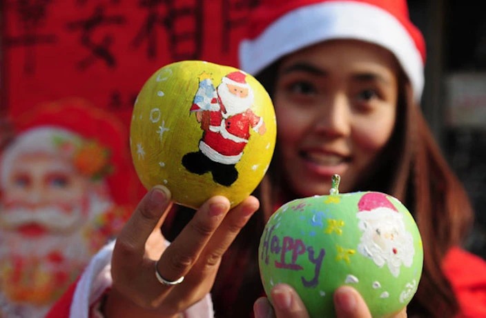 Sejarah Tradisi Natal Saling Beri Apel di China-Image-1