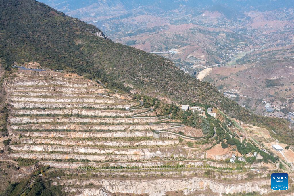 POTRET : Pegunungan Gundul Kini Hijau Kembali Berkat Program Restorasi di Sichuan China-Image-1