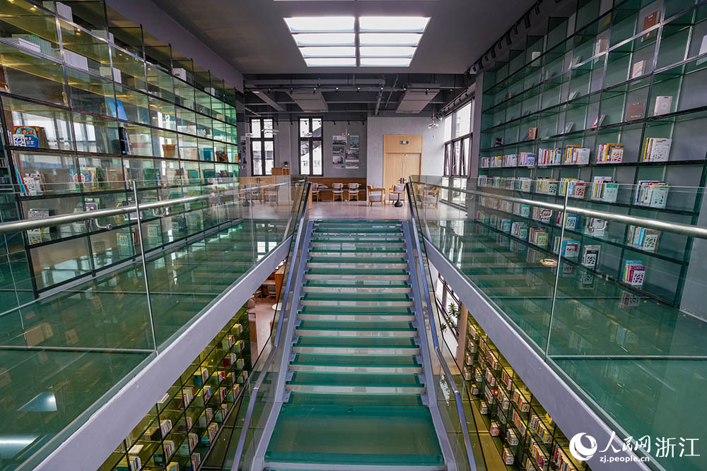 POTRET Bekas Tandon Air Jadi Perpustakaan di Zhejiang-Image-2