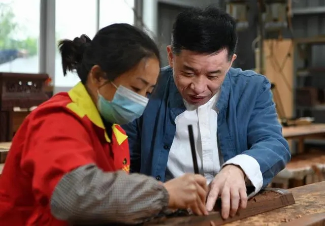 Ukiran Kayu dari Fujian Gambarkan Sejarah Budaya-Image-5