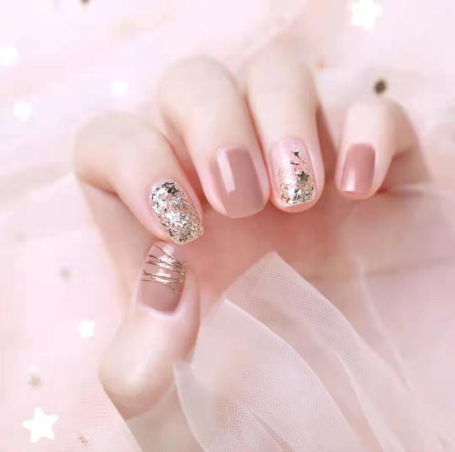 Rekomendasi Nail Art Cantik Bertema Natal-Image-2