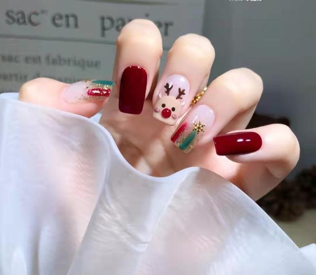 Rekomendasi Nail Art Cantik Bertema Natal-Image-3