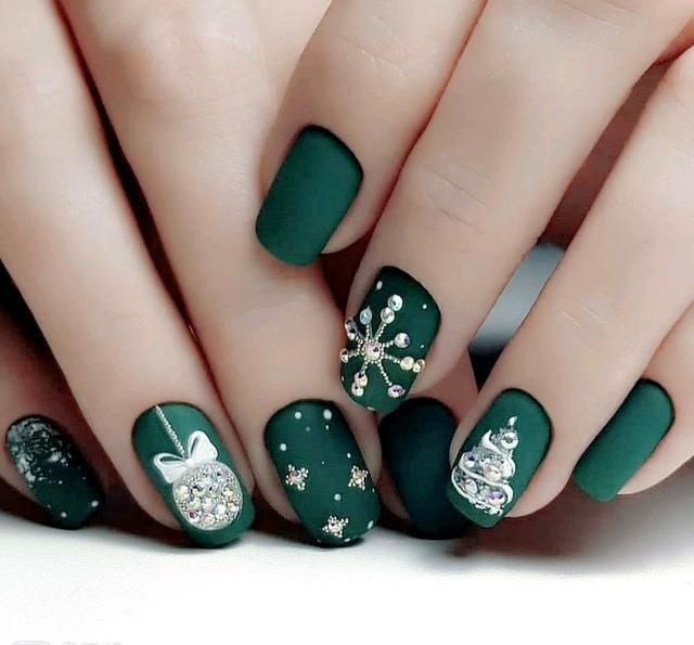 Rekomendasi Nail Art Cantik Bertema Natal-Image-13