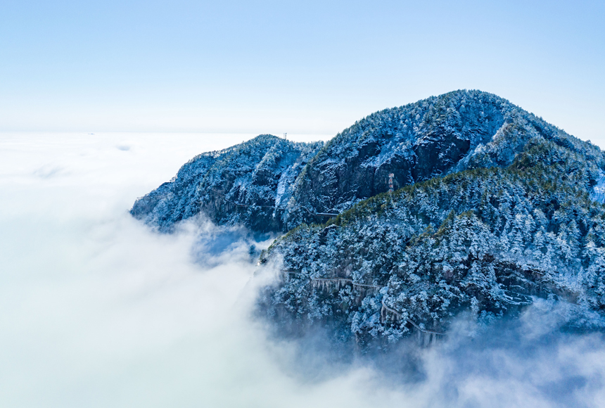 POTRET Wisata Es dan Salju di Gunung Mingyue-Image-5