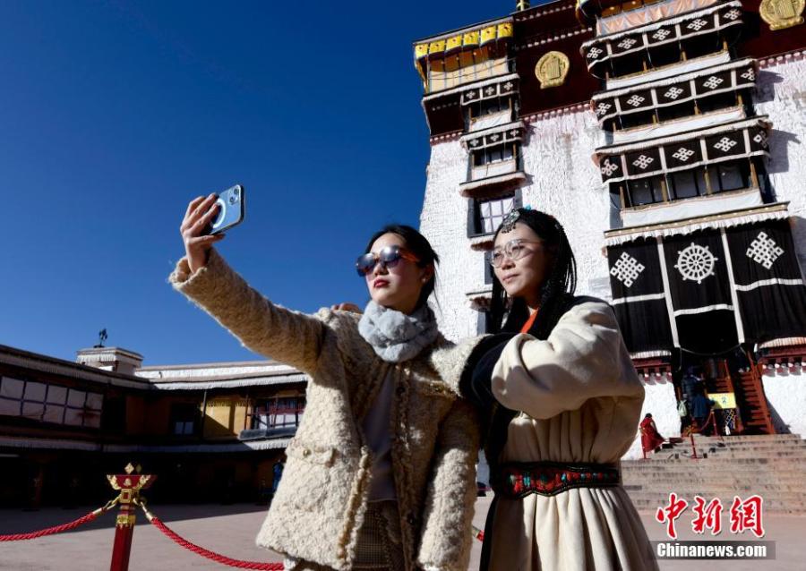 POTRET Istana Ikonik Potala Dibuka Lagi di Lhasa-Image-5