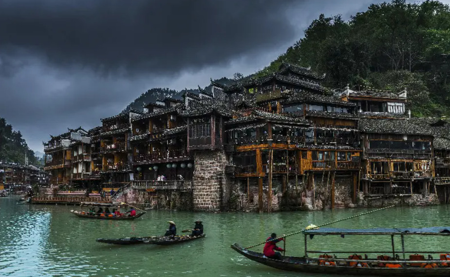Daya Tarik Fenghuang, Kota Terindah di China-Image-1