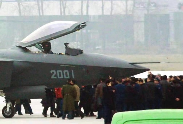 SEJARAH: 2011 Jet Tempur J-20 China Terbang Pertama-Image-1