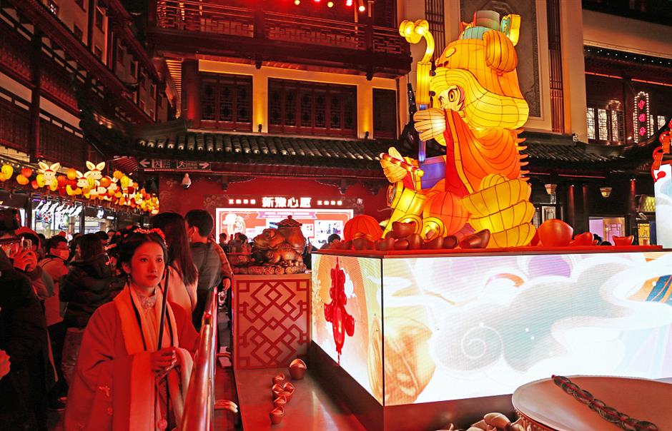 Festival Lampion Merahkan Kota Shanghai-Image-1