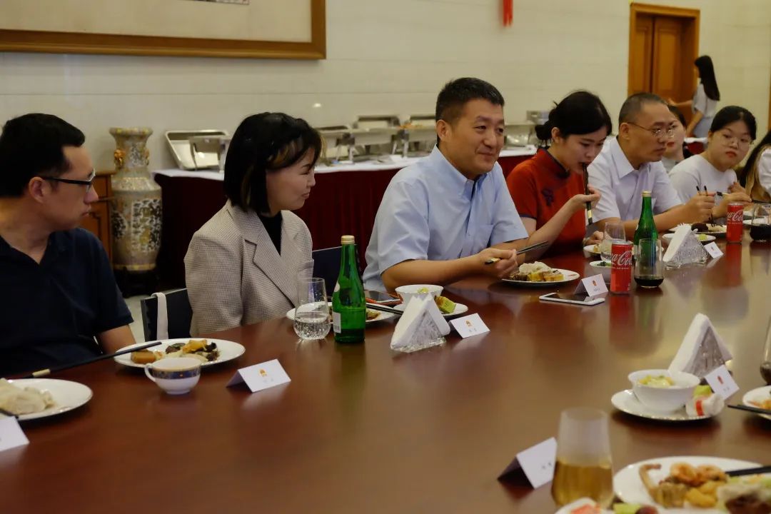 Lu Kang Dinner dengan Guru dan Siswa Tionghoa-Image-1