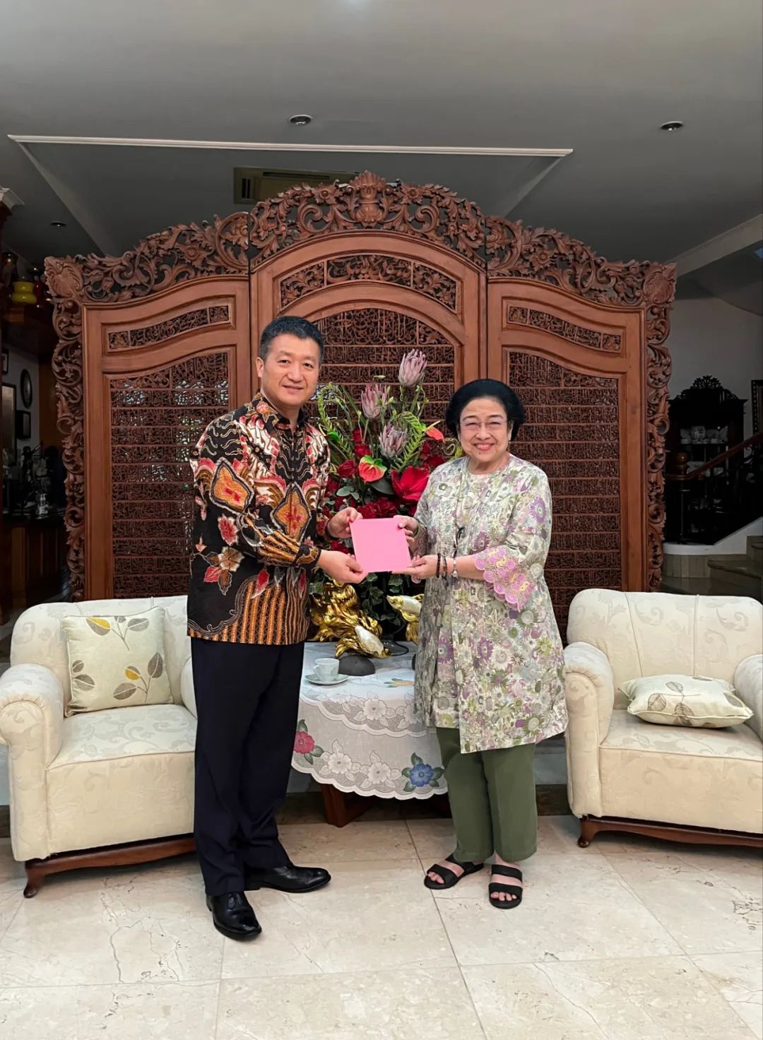 Dubes Lu Kang Bertemu Megawati Soekarnoputri-Image-1