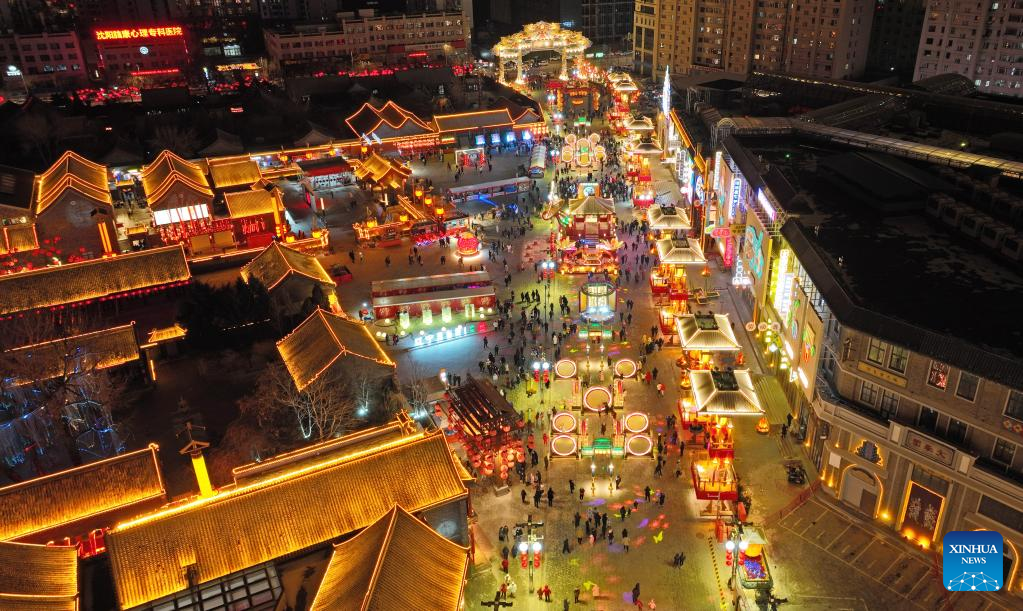 POTRET Warga Kunjungi Pekan Raya Kuil Huangsi-Image-8