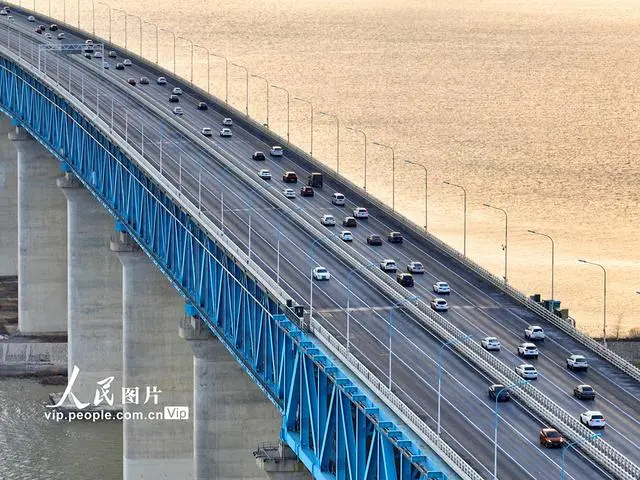 POTRET Jembatan Yangtze Husutong Sarana Libur Imlek-Image-5