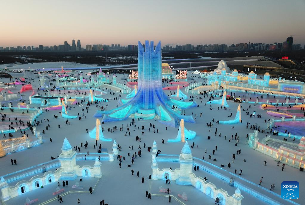 POTRET Harbin Ice and Snow World Ramai Turis-Image-1