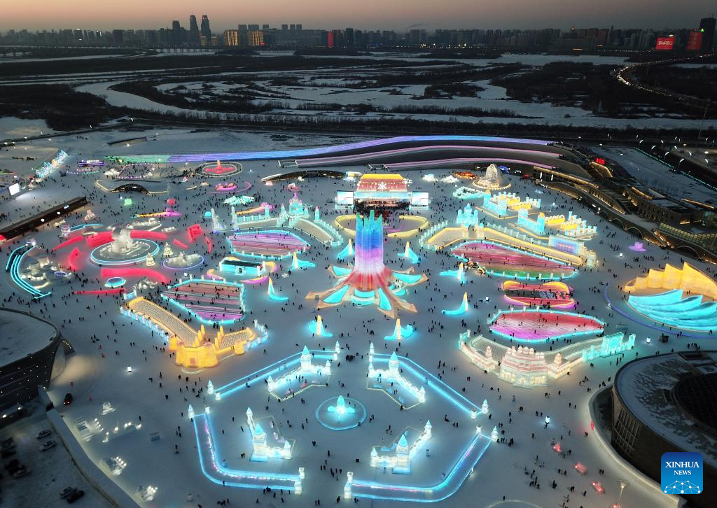 POTRET Harbin Ice and Snow World Ramai Turis-Image-7