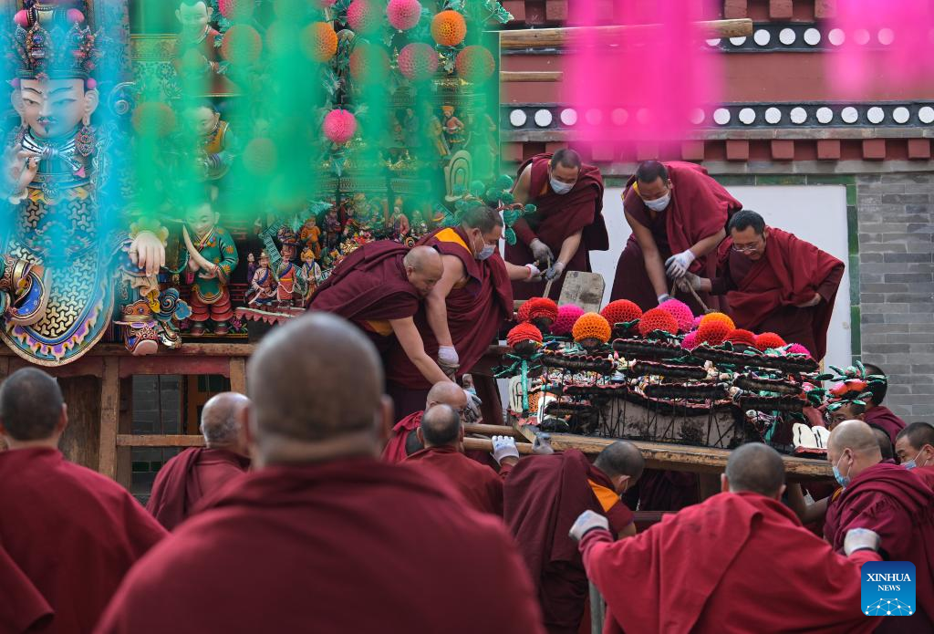 Patung Mentega Dipamerkan di Biara Taer di Qinghai-Image-5