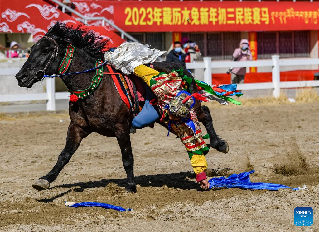 POTRET Serunya Pertunjukan Berkuda di Lhasa-Image-6