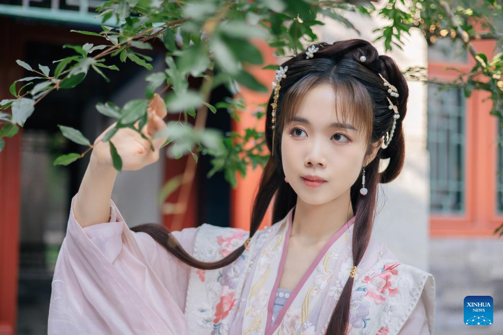 China-chic Peragakan Pakaian Hanfu-Image-1