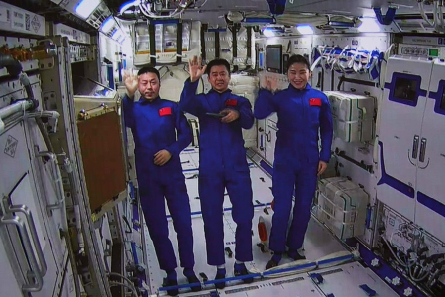 China Anugerahi Medali buat Astronot Shenzhou-14-Image-1