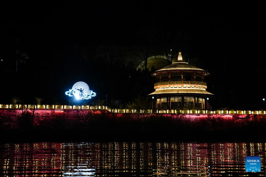 POTRET Pertunjukan Malam di Langzhong-Image-10