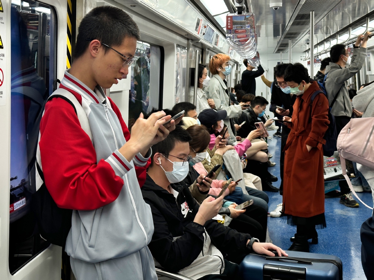 Tidak Wajib Bermasker di Angkutan Umum Beijing-Image-2