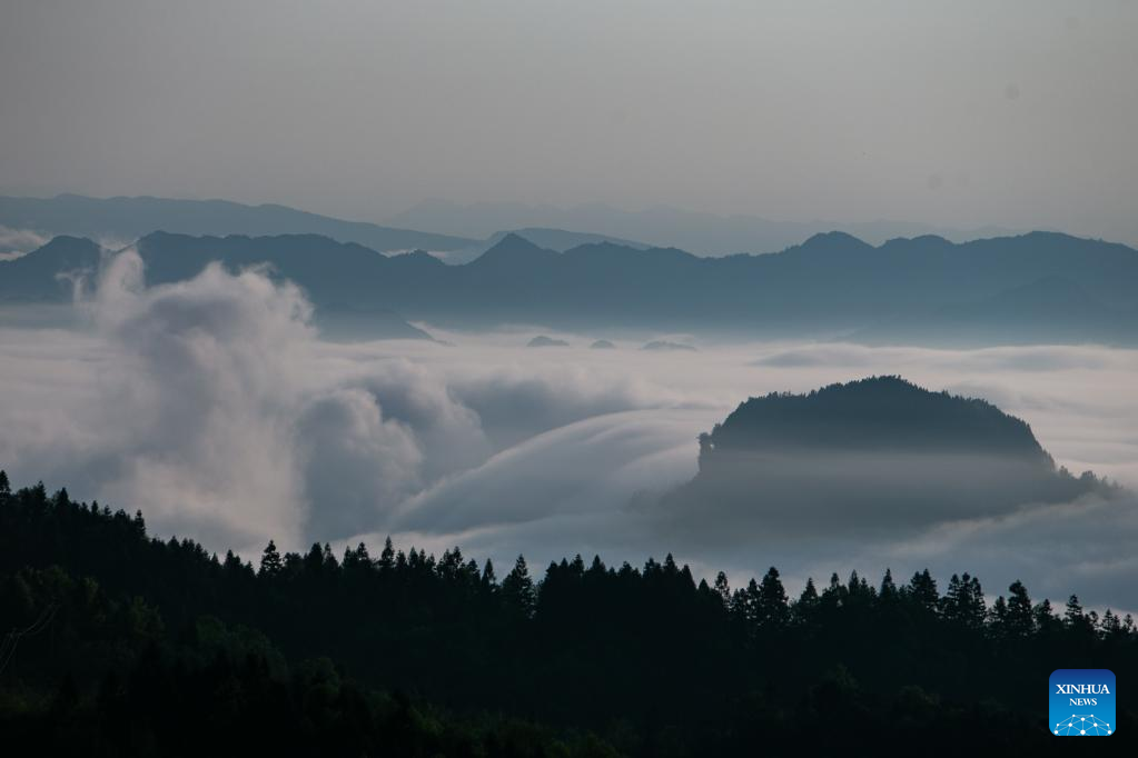 Pemandangan Lautan Awan di Gunung Jinfo-Image-3