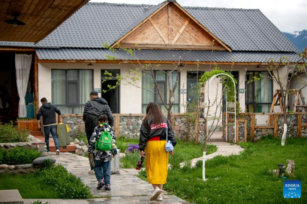 Padang Rumput Narat di Xinyuan Dikunjungi 87.000 Turis-Image-5