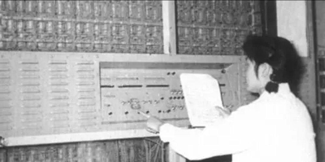 SEJARAH 1956 Komputer Analog Pertama China Dibikin-Image-1